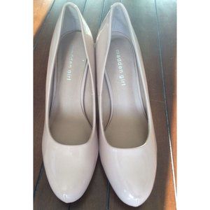 Madden Girl Shoes  Nude,  Size 10   (Pre-Owned)